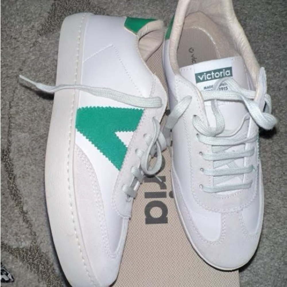 White and Green Women's Sneakers